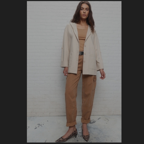 Joelle Collection - Randal Beige Light Jacket - Picture 2 of 5